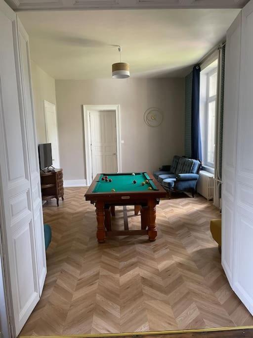 Appartement De Caractere Mirecourt Экстерьер фото